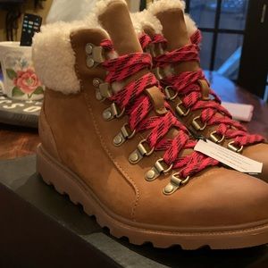 Authentic Sorel Ainsley Conquest New w/tags